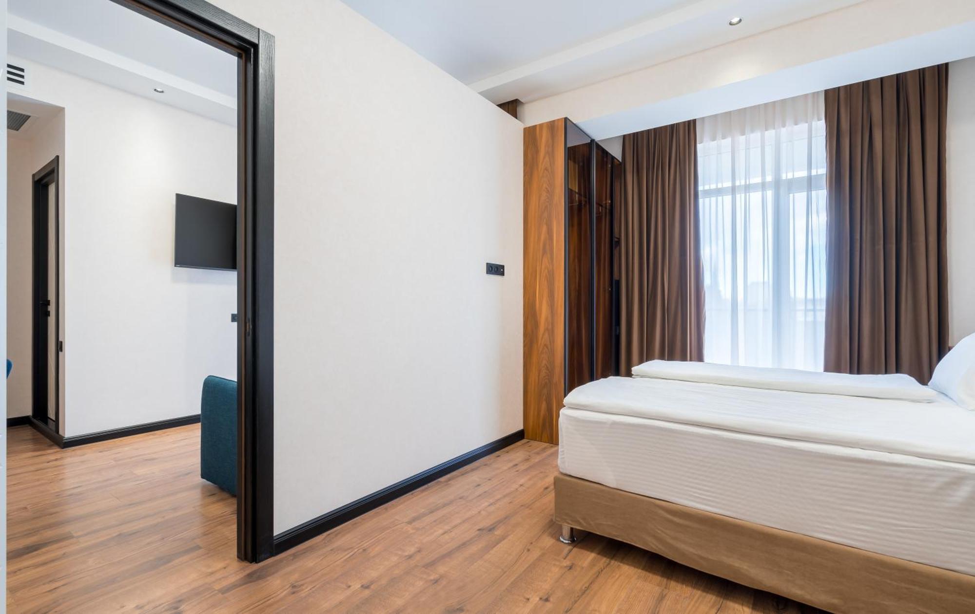 Olympus Hotel By Umbrella Tbilisi Eksteriør bilde